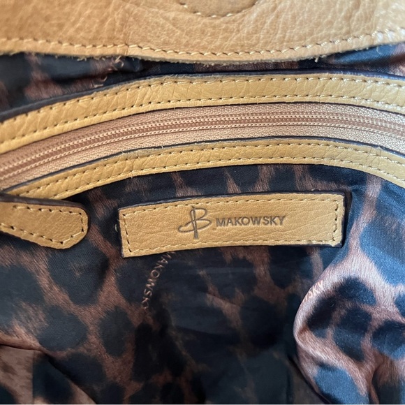 B Makowsky Carmel pebbled leather med double strapped hobo/handbag EUC - Picture 3 of 9